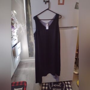 Black  V-Neck Sheath Dress for Casual Wear Size L.